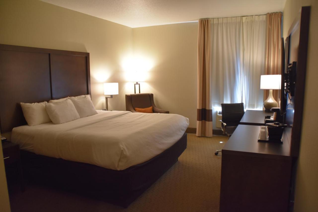 Comfort Inn & Suites Macon エクステリア 写真