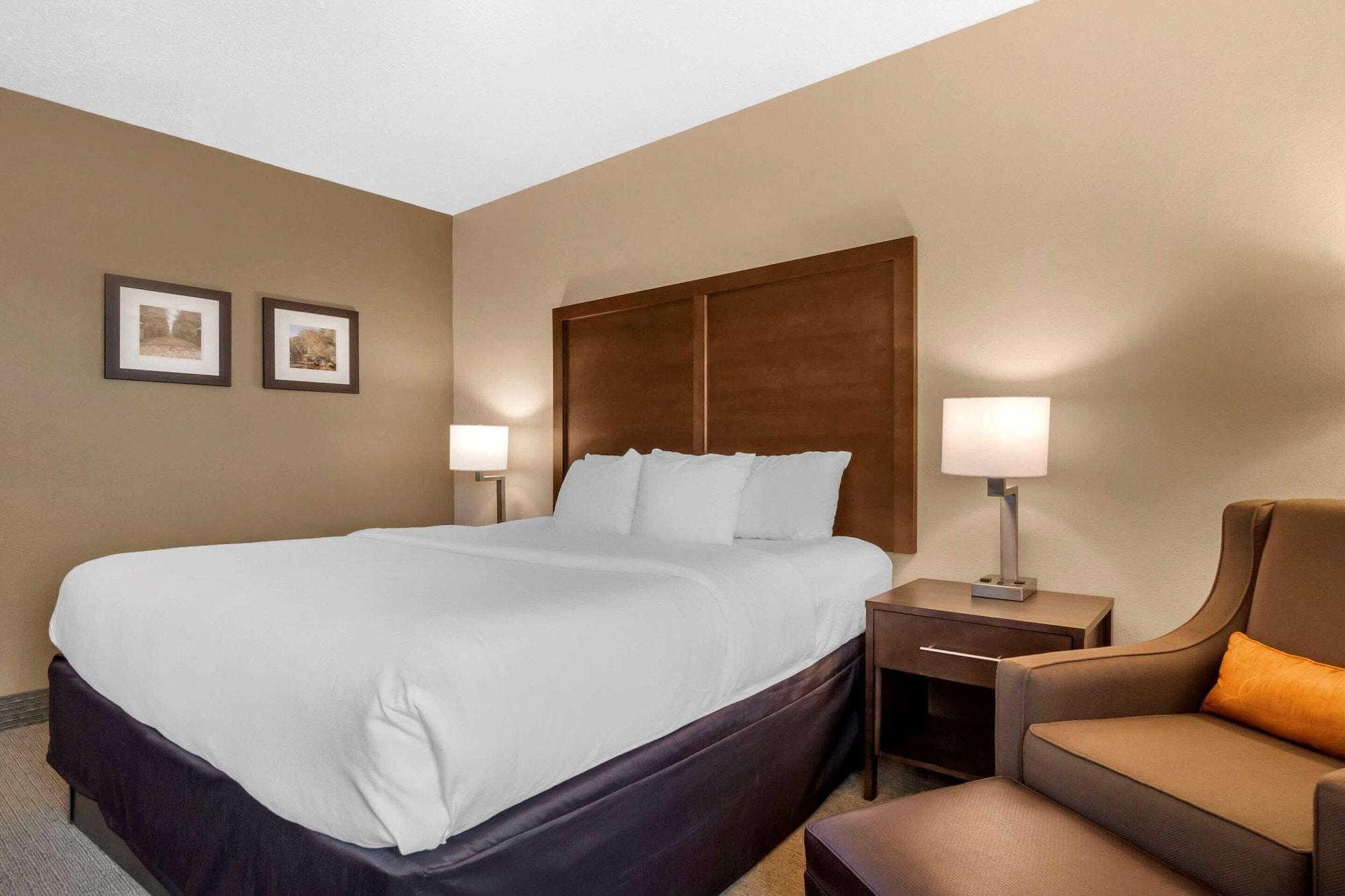 Comfort Inn & Suites Macon エクステリア 写真