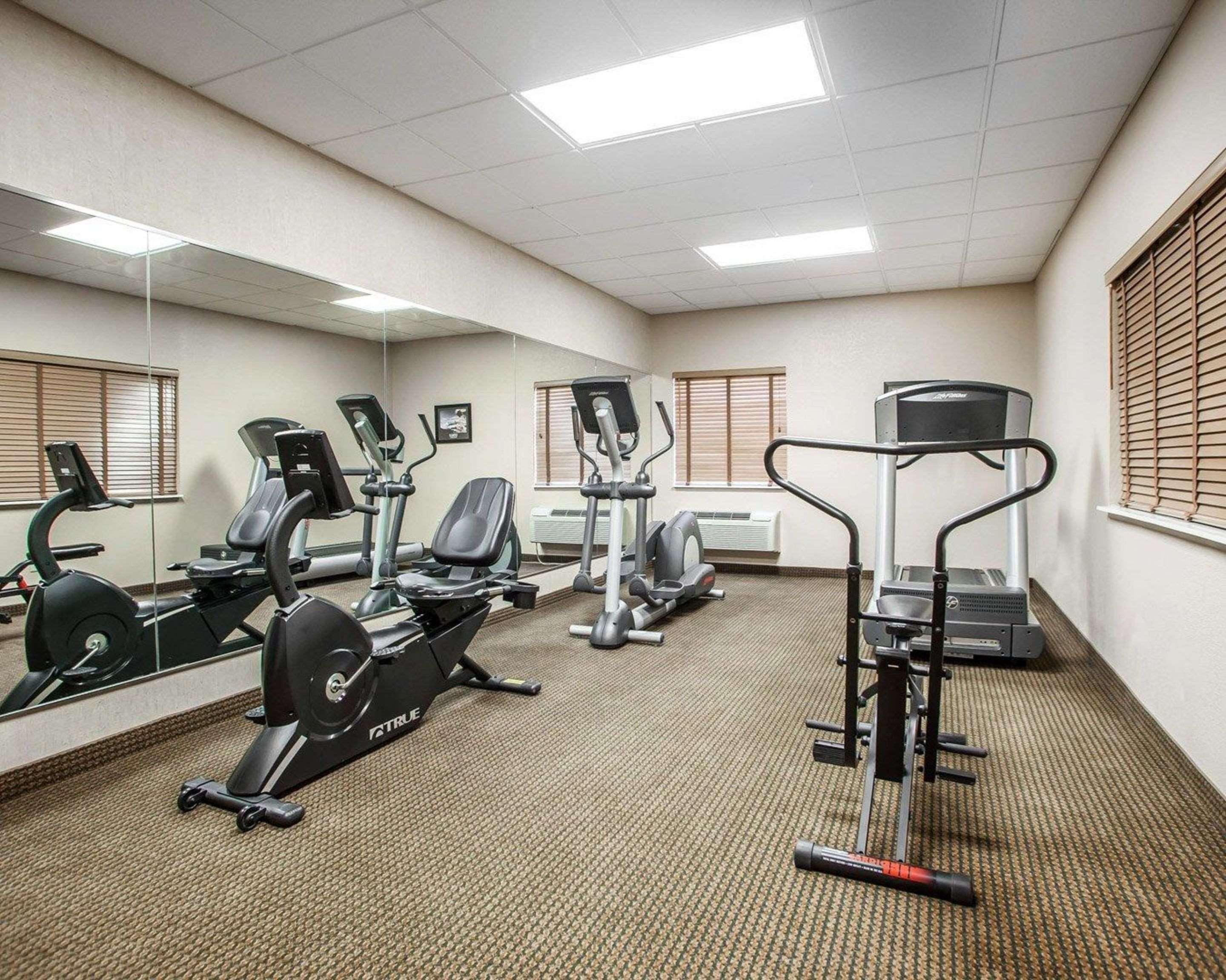 Comfort Inn & Suites Macon エクステリア 写真